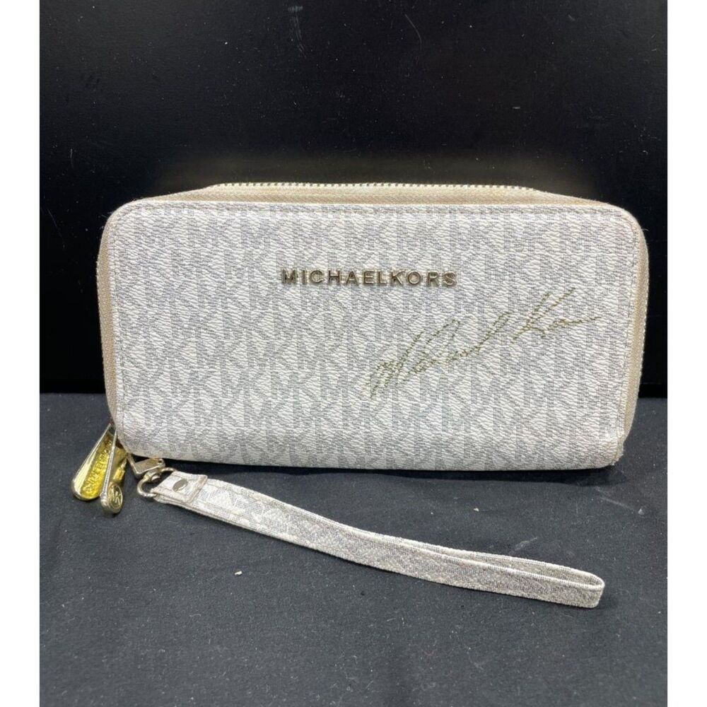 Michael Kors Jet Set Travel Wristlet Wallet White MK Monogram Zip Around
